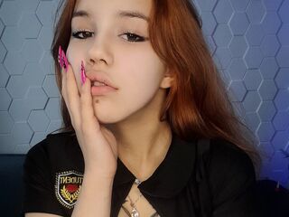 camgirl playing with dildo YumikoBells