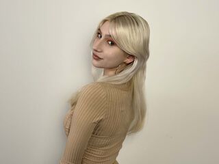 naughty camgirl masturbating with vibrator JoslynCobbin