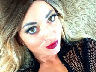 live cam girl LionessoneForu