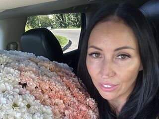 camgirl fingering wet pussy LipaWild