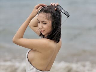 girl showing tits LucyStart