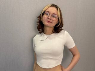 camslut webcam video ShemikaDestro