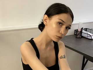 camgirl shaving pussy TaliaHicks