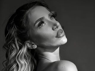 shaved pussy web cam TiffanyAddams