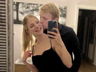 live couple sexcam BrittAndArchie