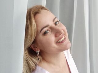 naughty cam girl fingering shaved pussy AlexaDeneuve