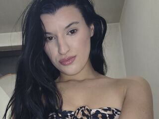 hot cam girl fingering shaved pussy AllanBelli