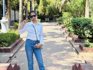 strip tease AmairaSingh