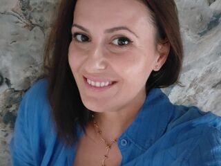 beautiful camgirl AmazingIsBack
