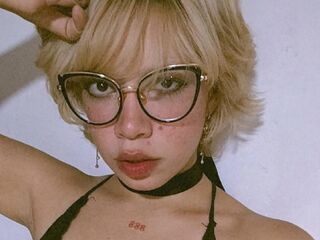 camgirl playing with sextoy AmelieMari