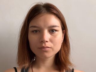 naked webcamgirl photo AndreThreat