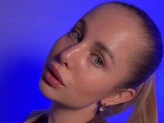 beautiful girl cam AnnelleToulson