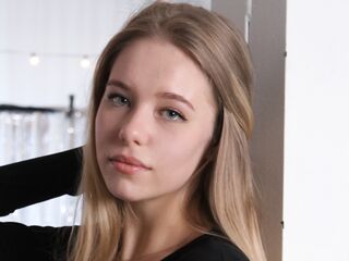 nude cam AnnetteMajid
