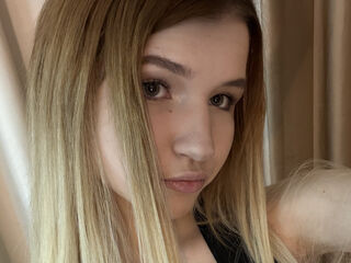 camwhore picture AraPosey