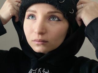beautiful girl webcam ArieAravjo