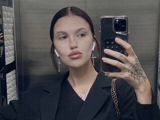 topless camgirl ArlindaMarotti