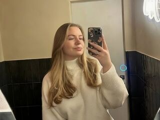 webcam babe AryaThomas