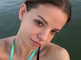 cam girl playing with dildo BonnySeto