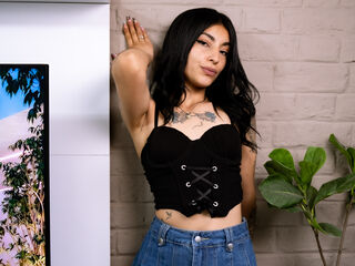 hot cam girl masturbating with dildo BrunnetAlba