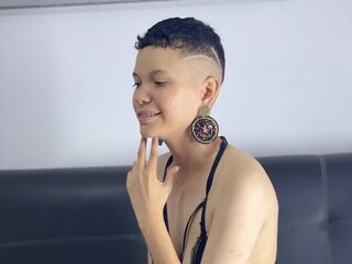 cam girl masturbating with vibrator CambellBenett