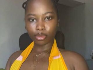 topless cam girl CaramelDaisy