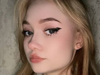 webcamgirl chat room CecilyBurnard