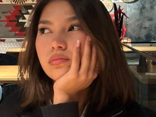 nude webcamgirl picture CelsaCoty