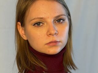 naked girl with webcam masturbating with vibrator CherrieSearls