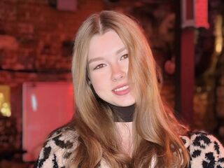 chat with cam DainaThroneberry