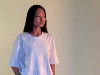 camgirl masturbating with sex toy DannetteRiecke