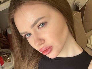 camslut showing pussy DemetriaSefton