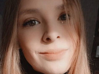 hot cam girl spreading pussy DoreneSiminski