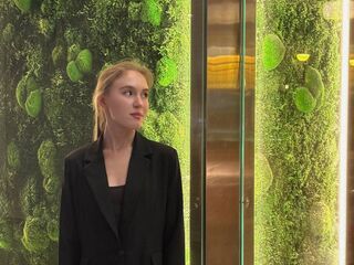 girl fingering shaved pussy EdaNoreikaite