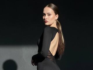 girl cam nude EmilyGiffin