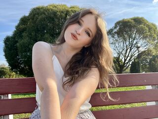 camgirl playing with sextoy EssyMilton