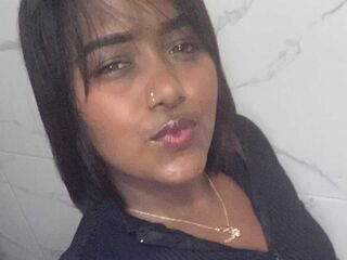 camgirl playing with dildo EvaMalia