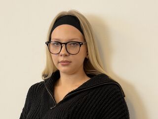 free live camsex FrancesVirunes