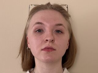 fingering girl cam HienRosse