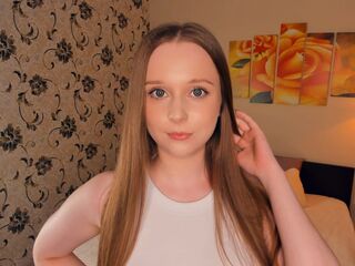 topless webcam girl HloeAustinn