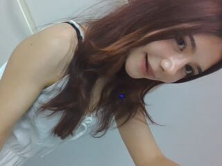 naughty camgirl masturbating with vibrator HoaBuis