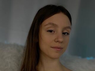 naked camgirl JuneMills