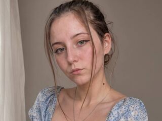 naked camgirl masturbating with vibrator KatelynBolger