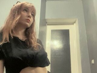 naughty cam girl masturbating with dildo KatheSanagustin