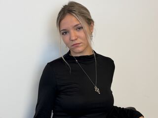 sexshow KeiraTullier
