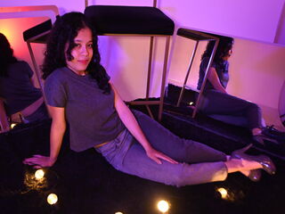 camwhore video KyaraLux