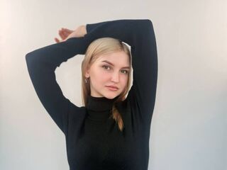 camslut topless LasandraVanlier