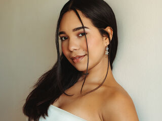 camwhore fingering shaved pussy MaiaValentini