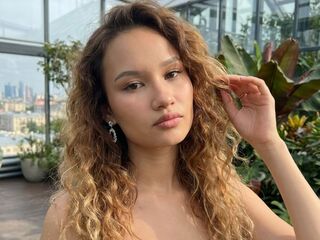 cam girl fingering pussy MaliaUcci
