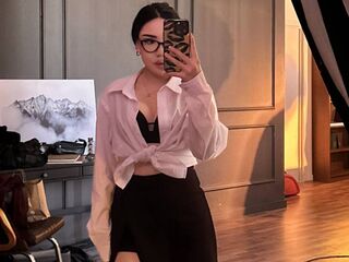 topless webcamgirl MayRenz