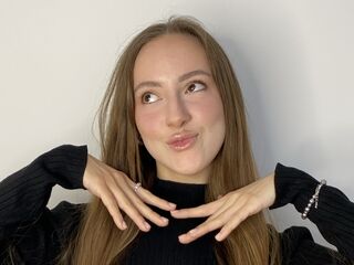 kinky webcam model MertieStaheli